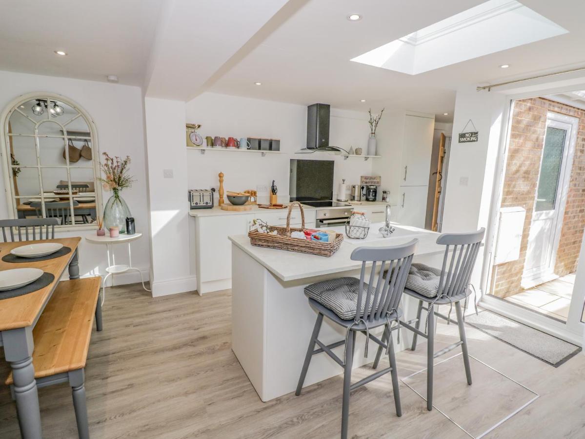 Blossom Cottage Бродуей Екстериор снимка