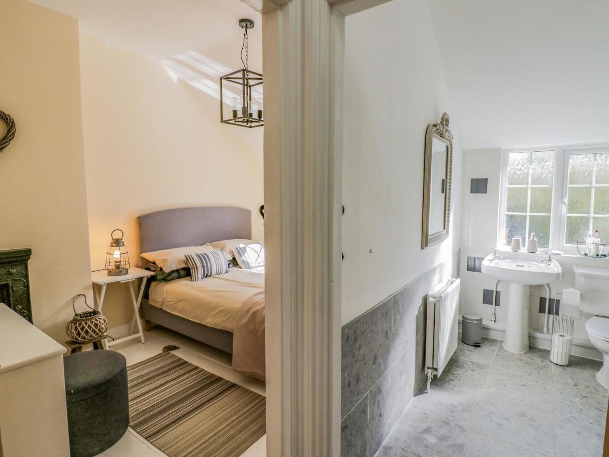 Blossom Cottage Бродуей Екстериор снимка