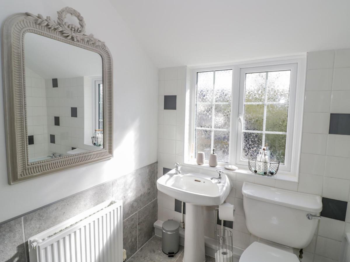Blossom Cottage Бродуей Екстериор снимка